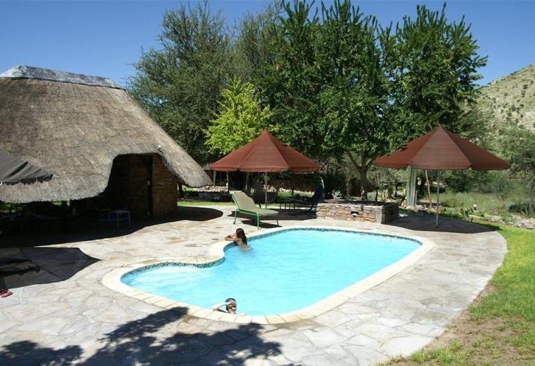Etusis Lodge Usakos Ngoại thất bức ảnh