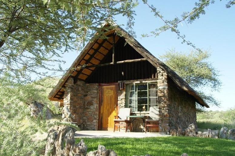 Etusis Lodge Usakos Ngoại thất bức ảnh