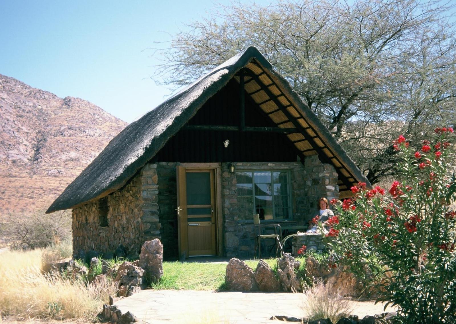 Etusis Lodge Usakos Ngoại thất bức ảnh
