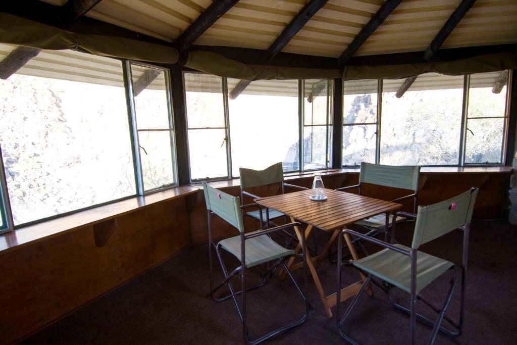 Etusis Lodge Usakos Ngoại thất bức ảnh