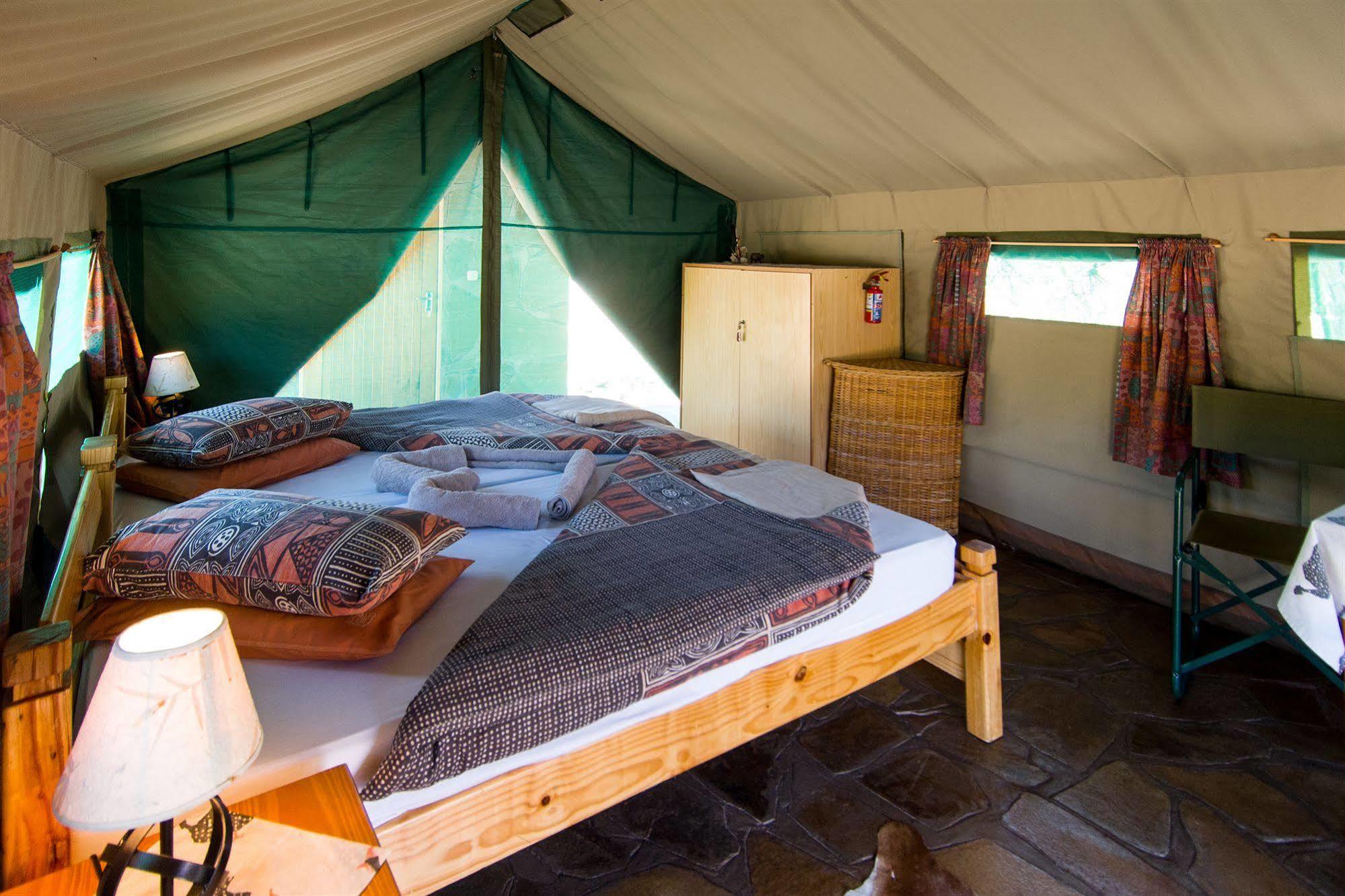 Etusis Lodge Usakos Ngoại thất bức ảnh