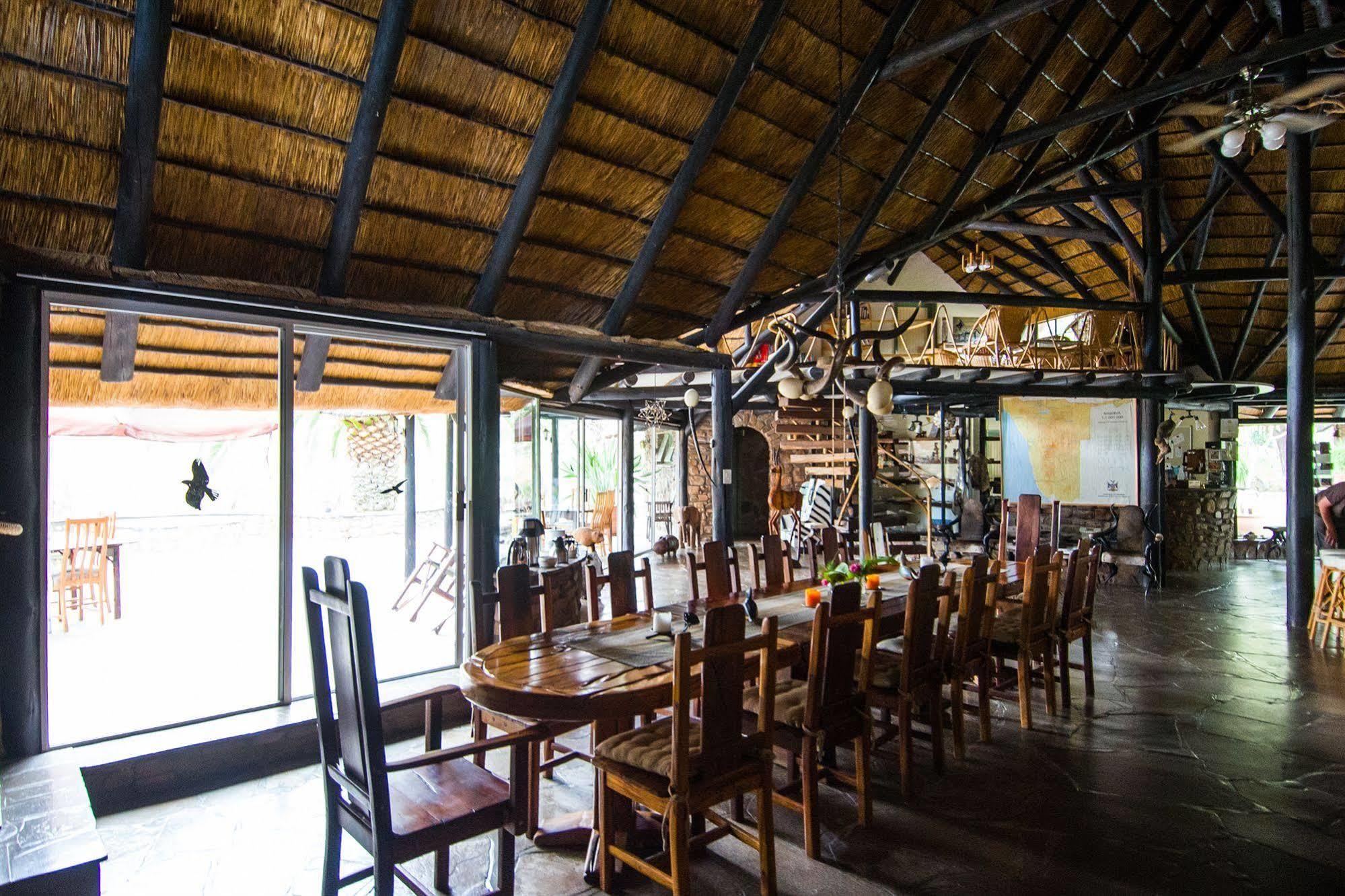 Etusis Lodge Usakos Ngoại thất bức ảnh