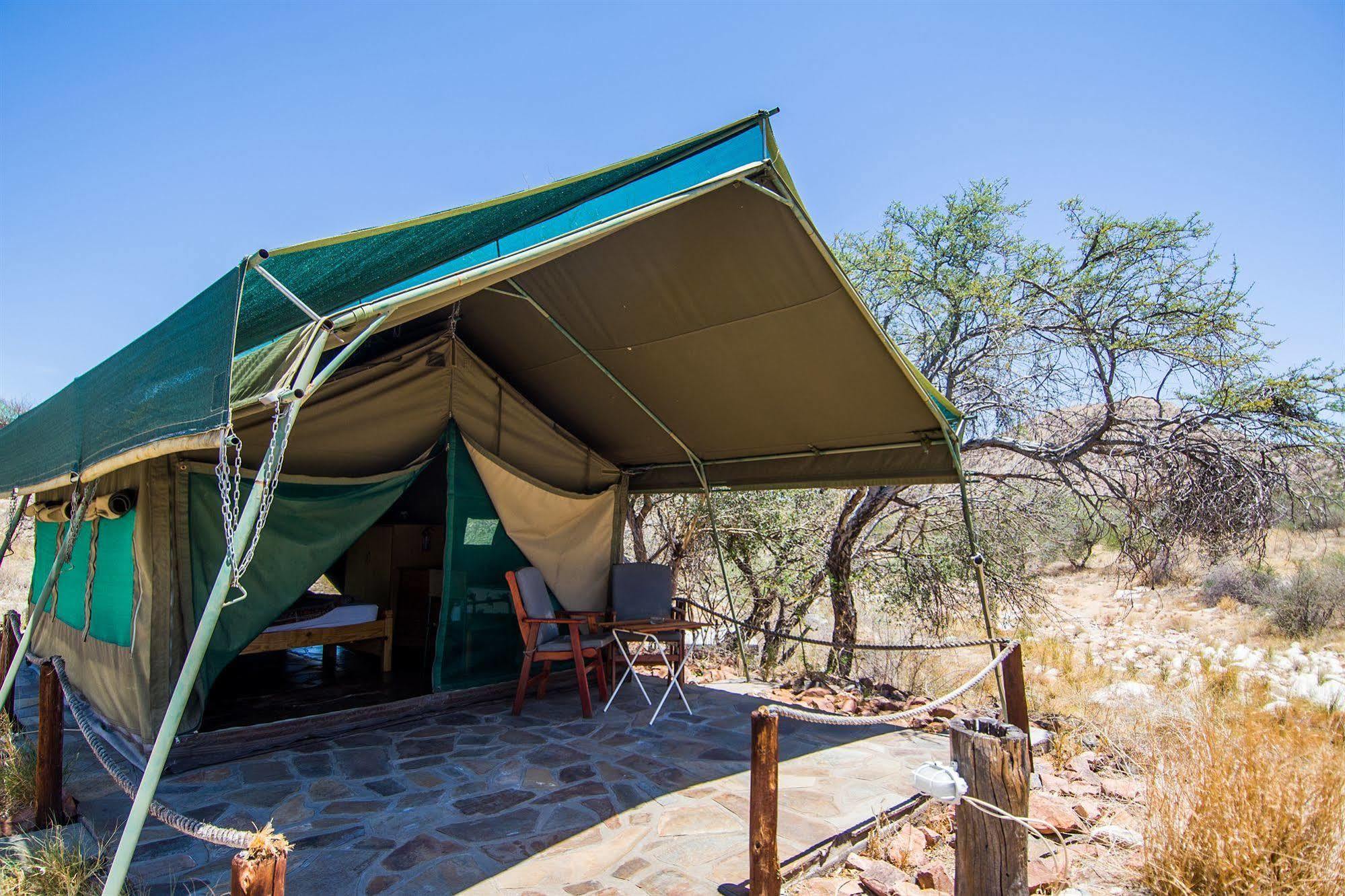 Etusis Lodge Usakos Ngoại thất bức ảnh