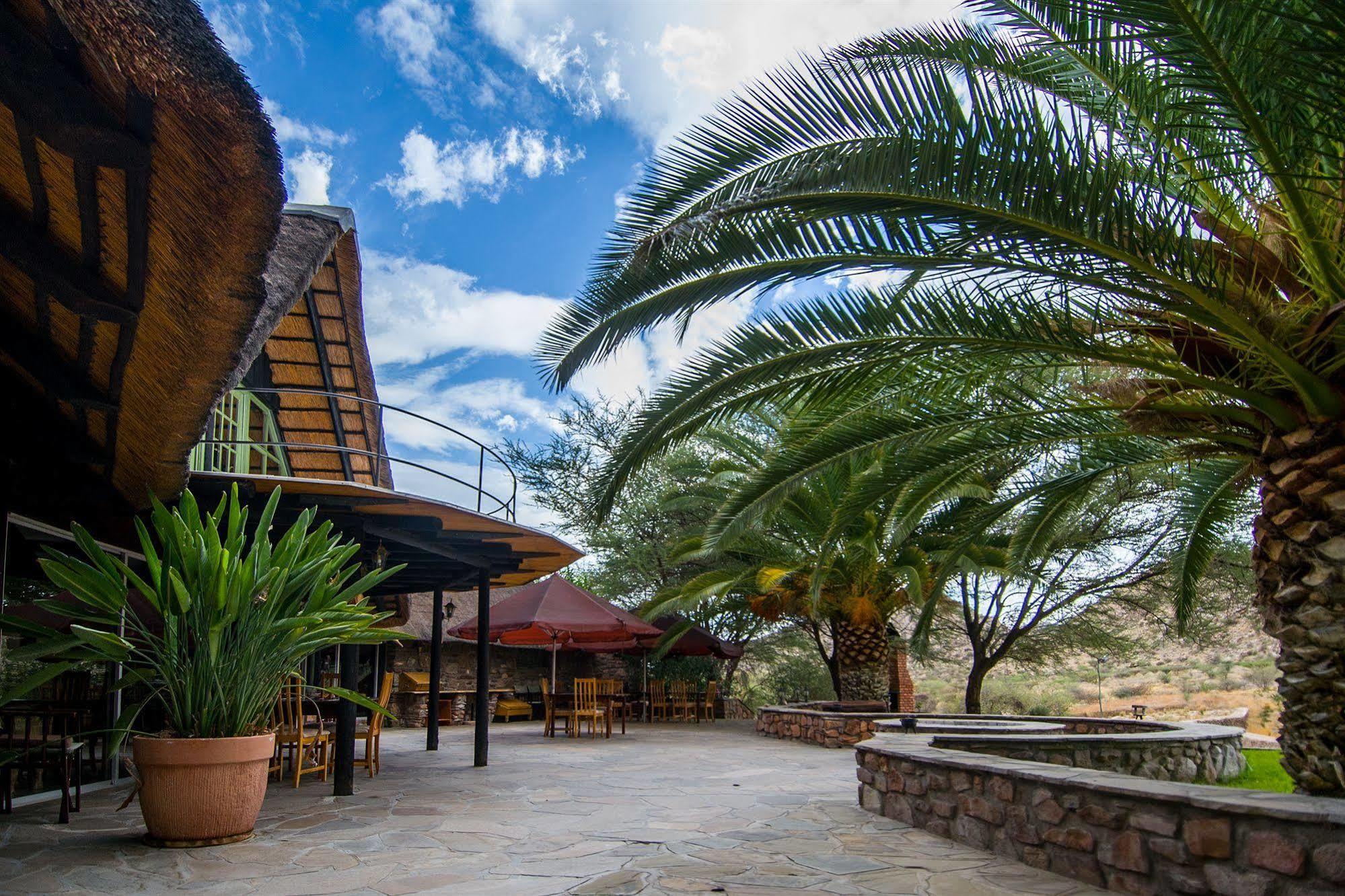 Etusis Lodge Usakos Ngoại thất bức ảnh