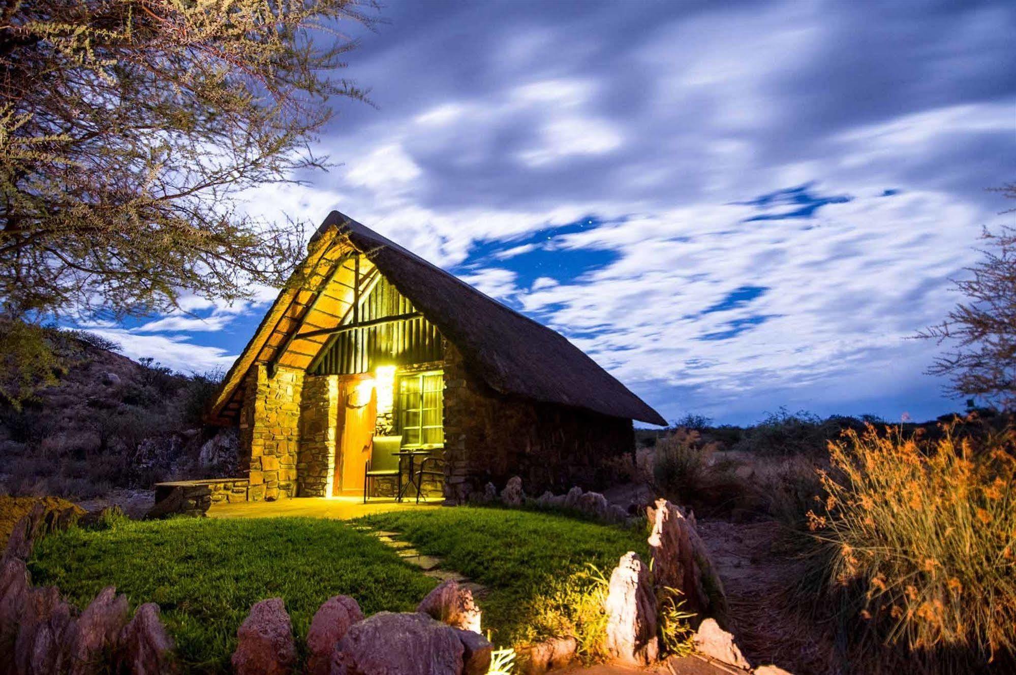 Etusis Lodge Usakos Ngoại thất bức ảnh